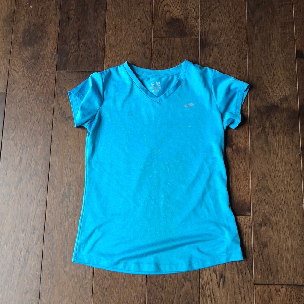 cute blue athletic shirt!!